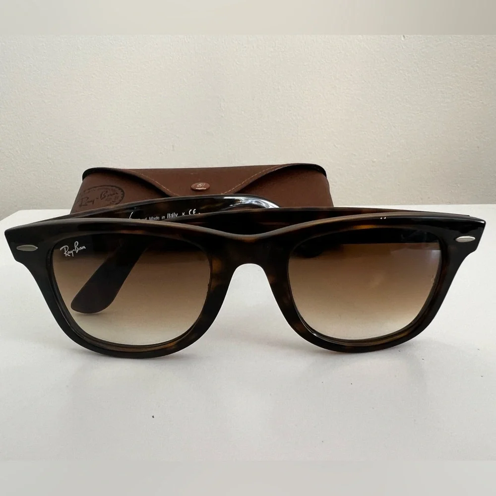 Rayban wayfarer sunglasses tortoiseshell with ombre lenses. Great condition. - Picture 2 of 4